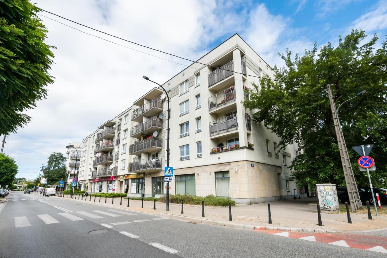 Ursus Pleasant Apartment ワルシャワ エクステリア 写真