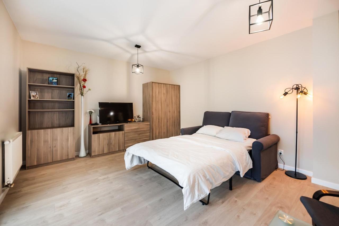 Ursus Pleasant Apartment ワルシャワ エクステリア 写真
